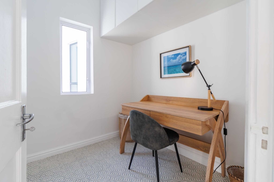 To Let 1 Bedroom Property for Rent in Clifton Western Cape